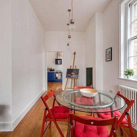 Luxury 2 Bed Apartment In The Heart Of 체스터 외부 사진